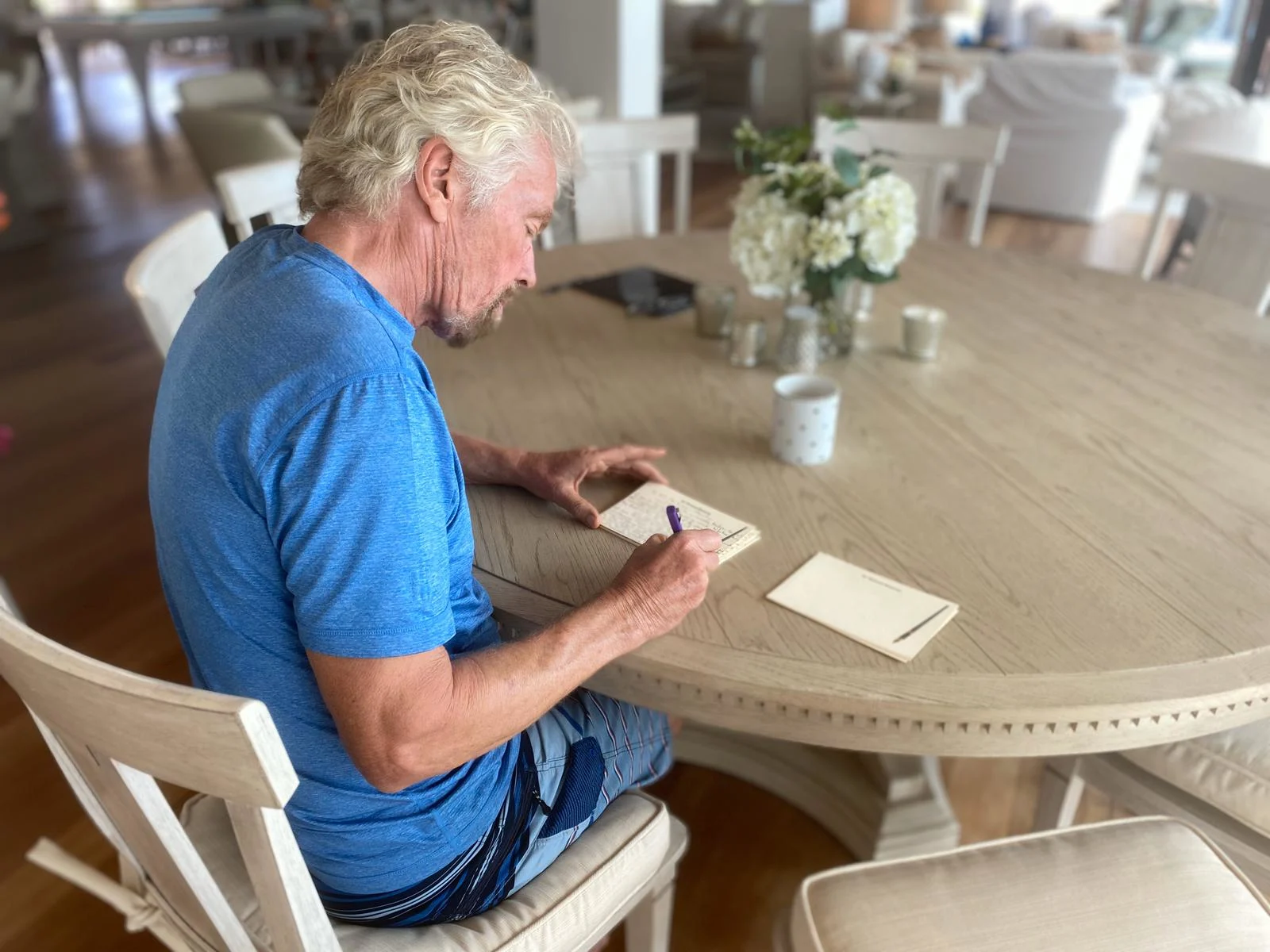 Richard Branson writing letter