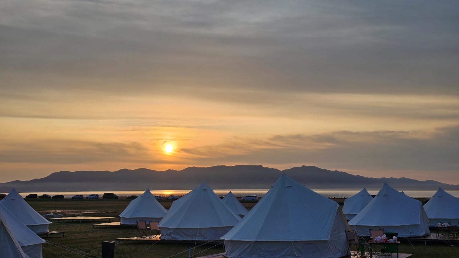 大漠孤煙直 蒼茫天地間 ——絲路北疆行 Discovering Silk Road, Exploration to Northern Xinjiang