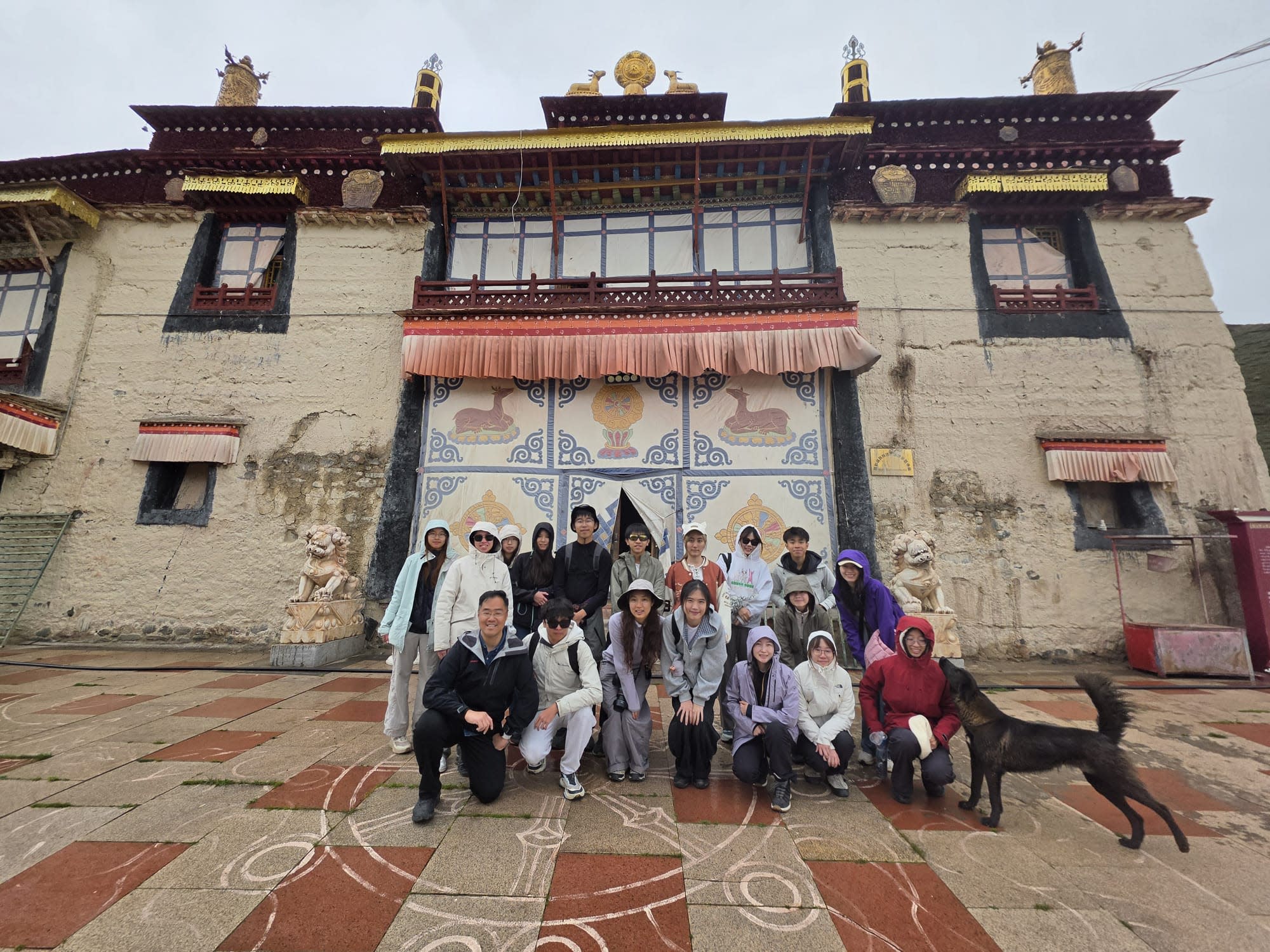 雪域天路珠峰行 Heaven and Himalayas: Exploring Tibet