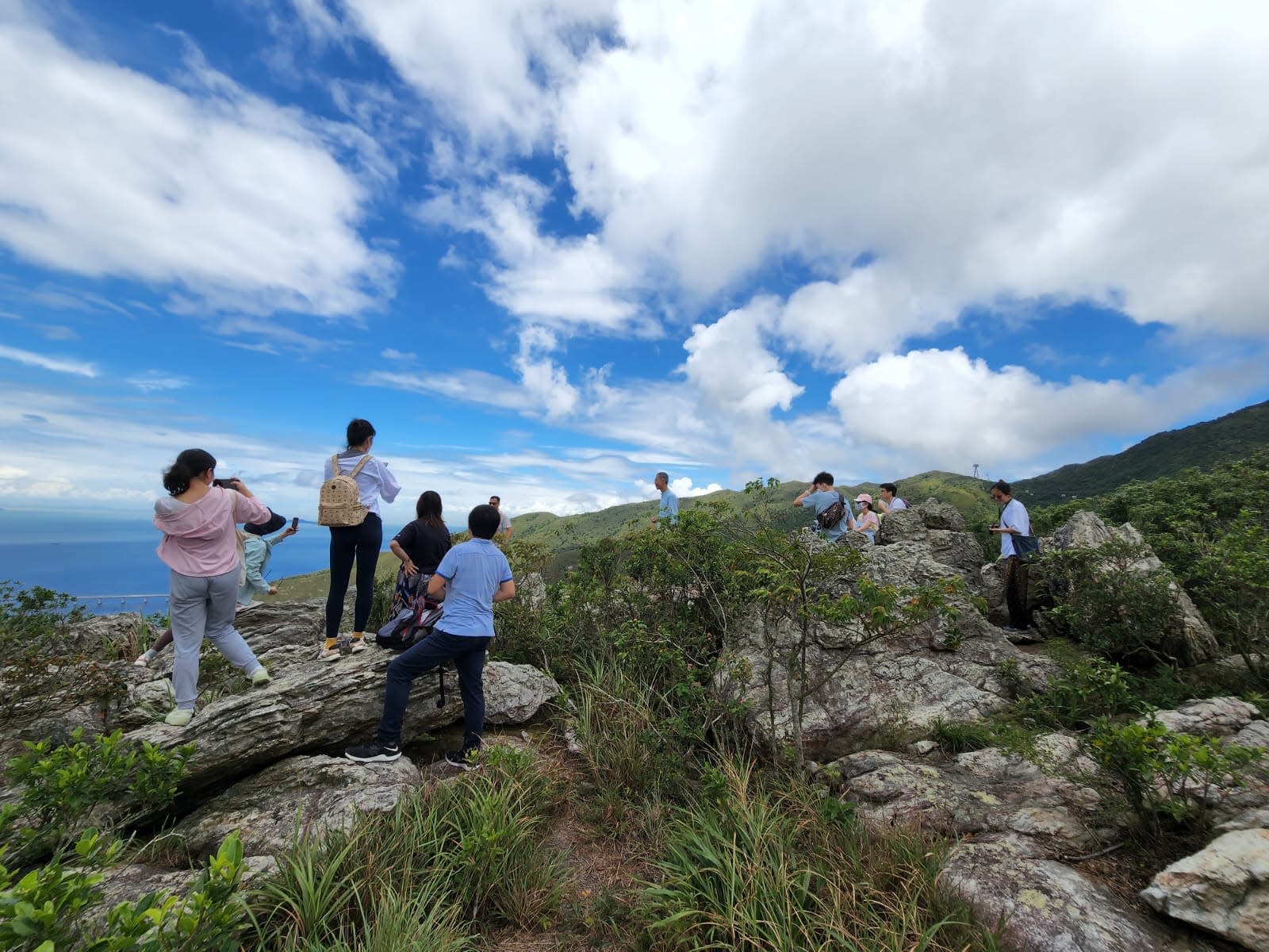 登昂坪古道、窺寶蓮內蘊 、賞鳳凰遺珠