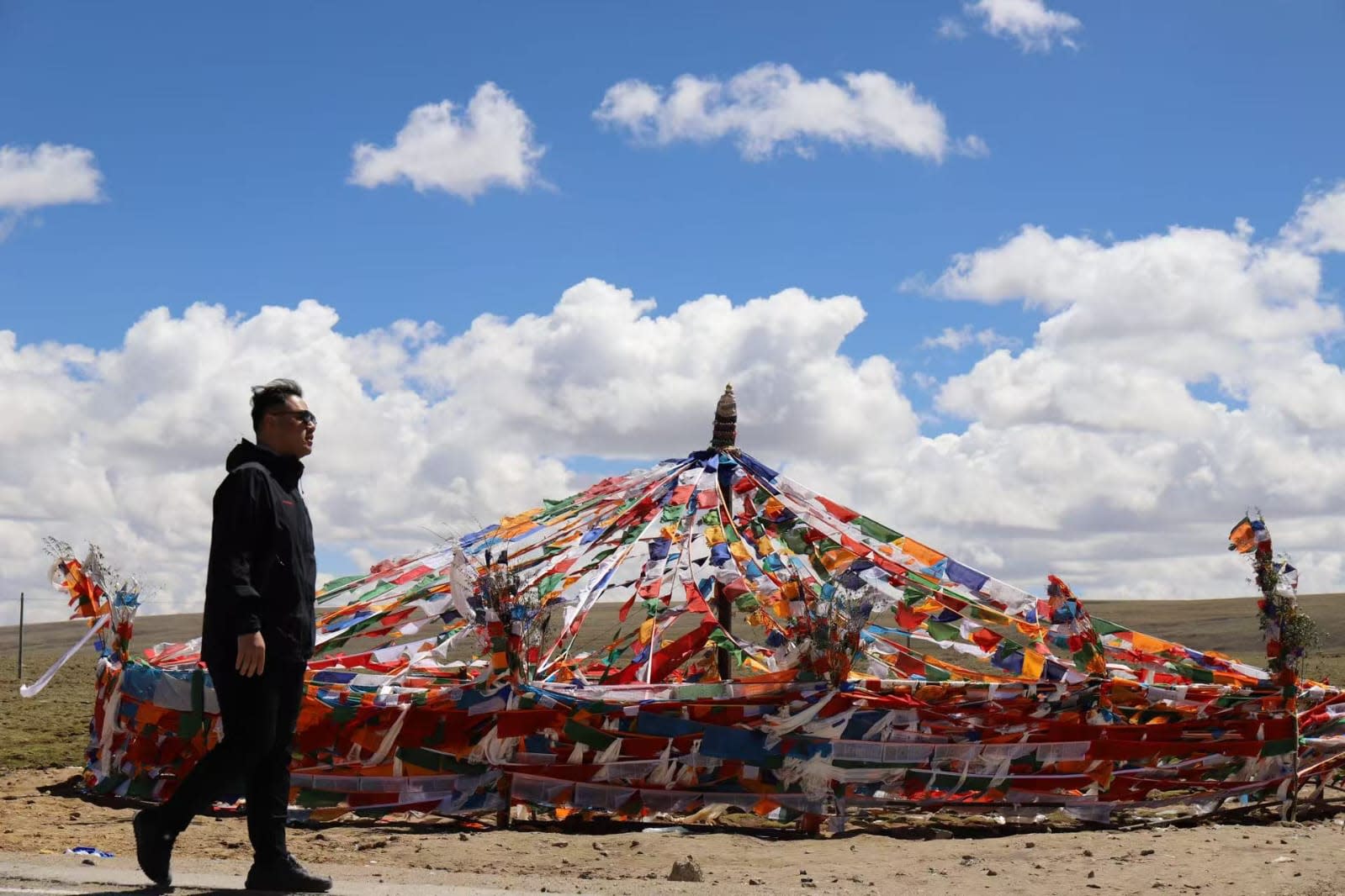 雪域天路珠峰行 Heaven and Himalayas: Exploring Tibet