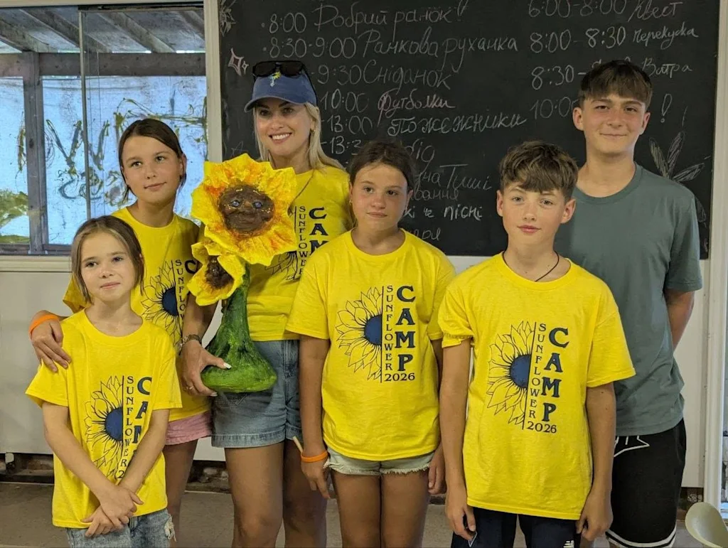 П’ятеро дітей полеглих Героїв відвідали Канаду та табір «Соняшник»