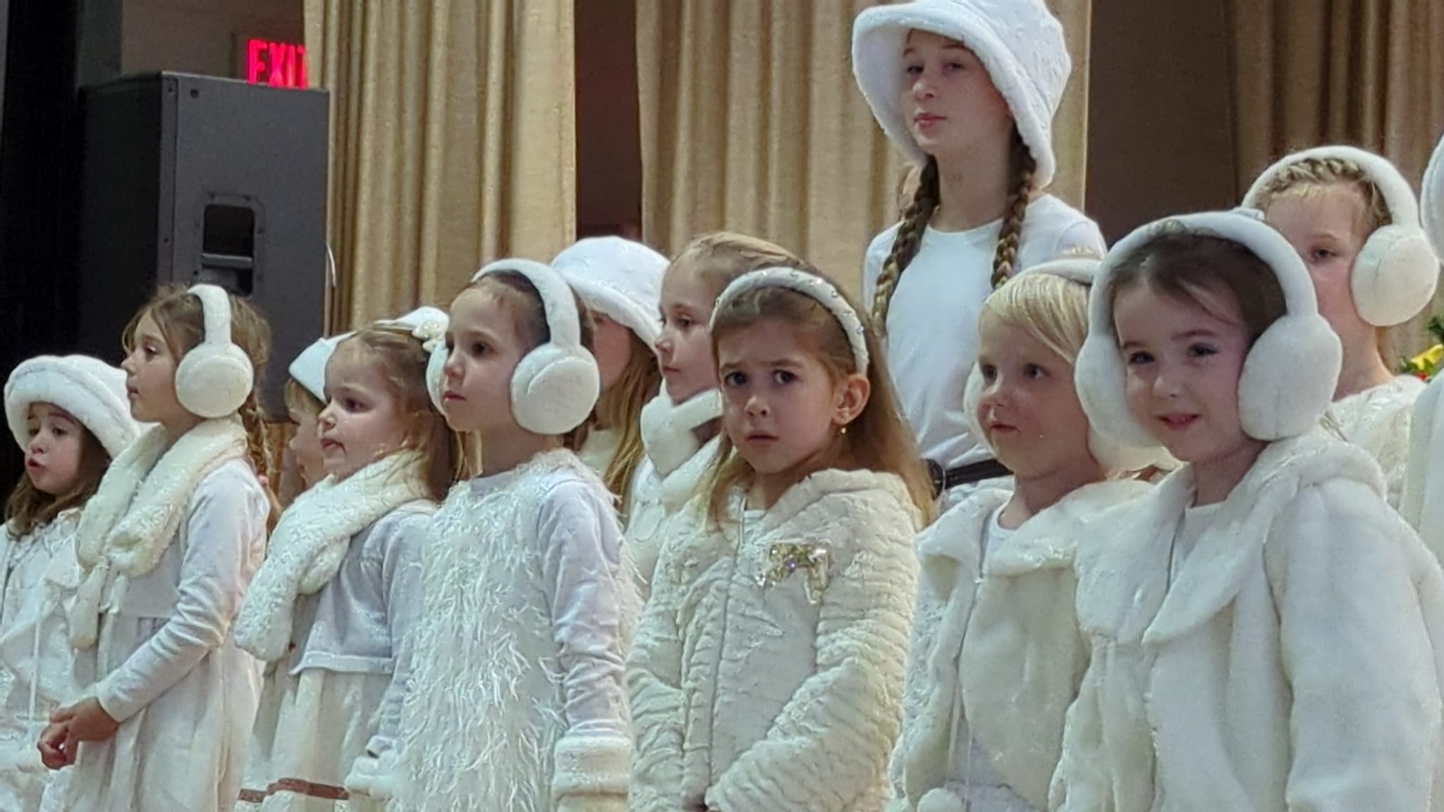 st nicholas white children performance