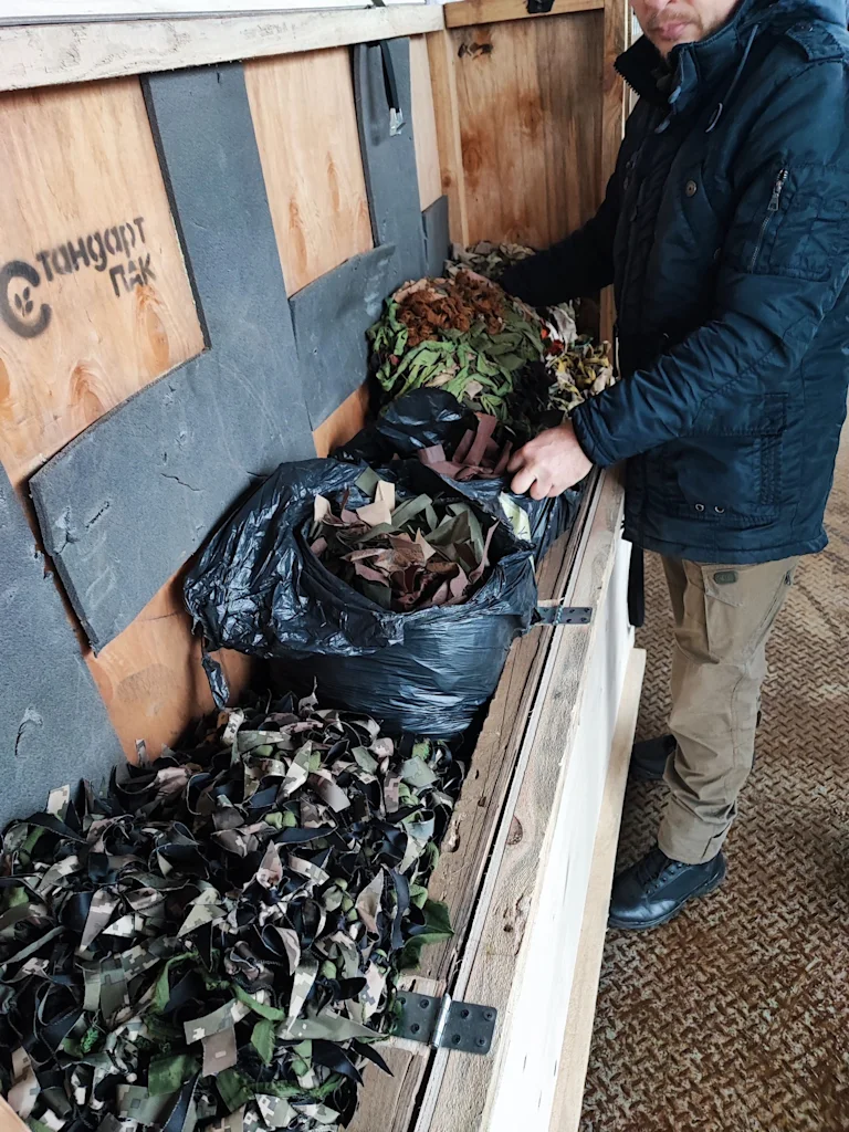 Thank you to the Ukrainian Canadian Social Services (Ottawa office) and Canadian friends and Olga Sadanenko for 200 pieces of warming insoles for 12 hours of warming!