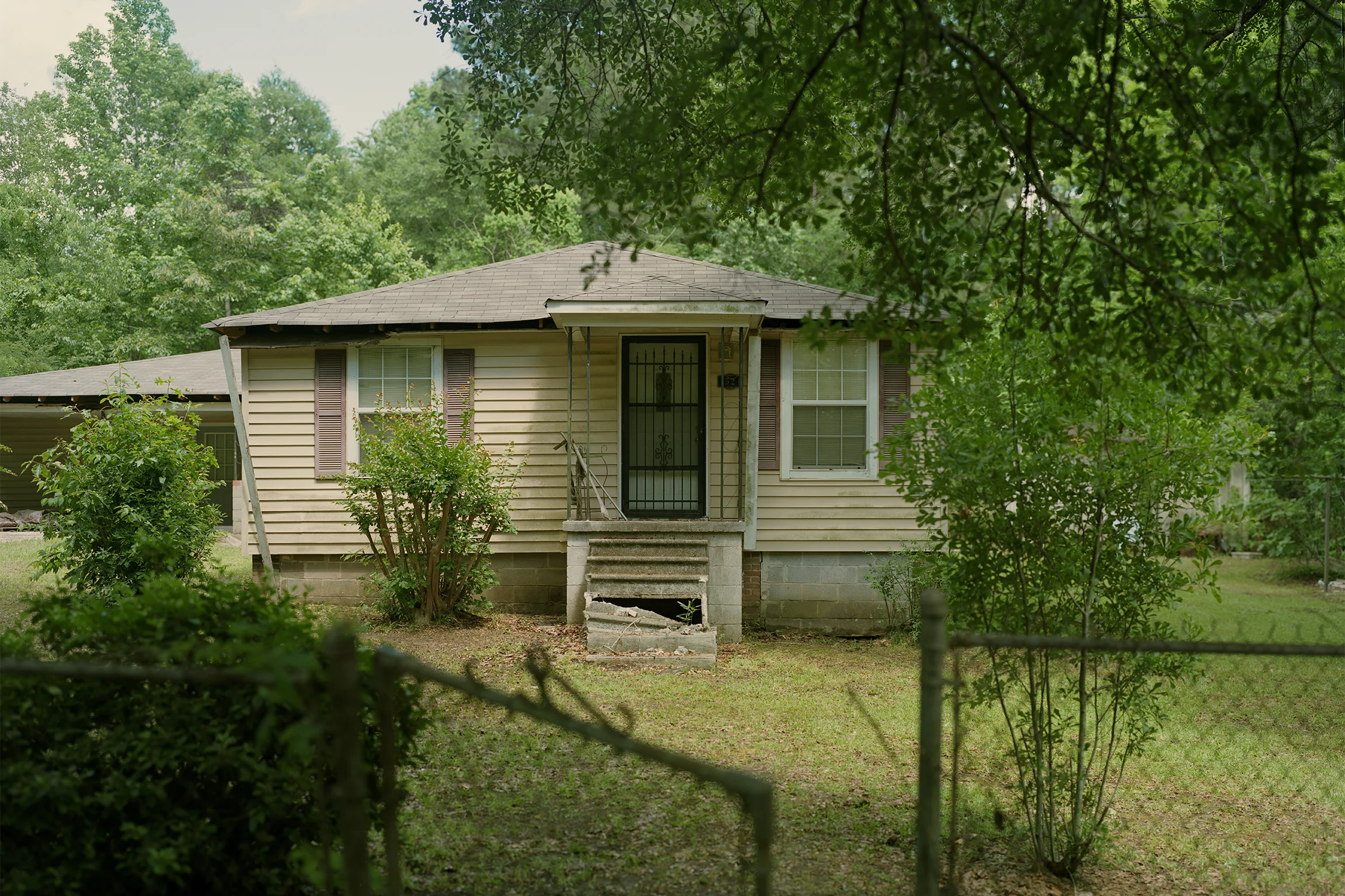 EmogeneBryant03 2304x1536