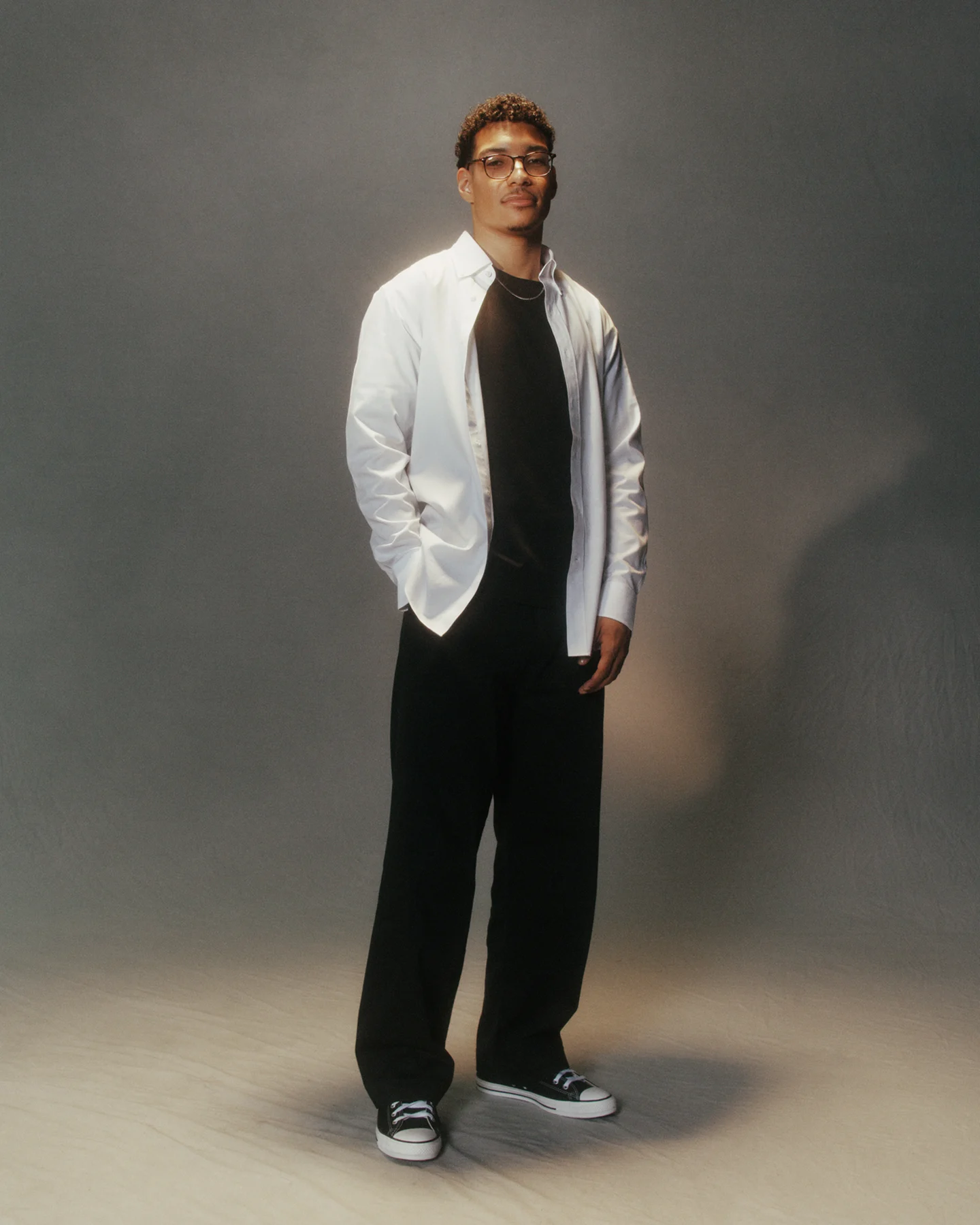 2404012 F-035V01 RGB