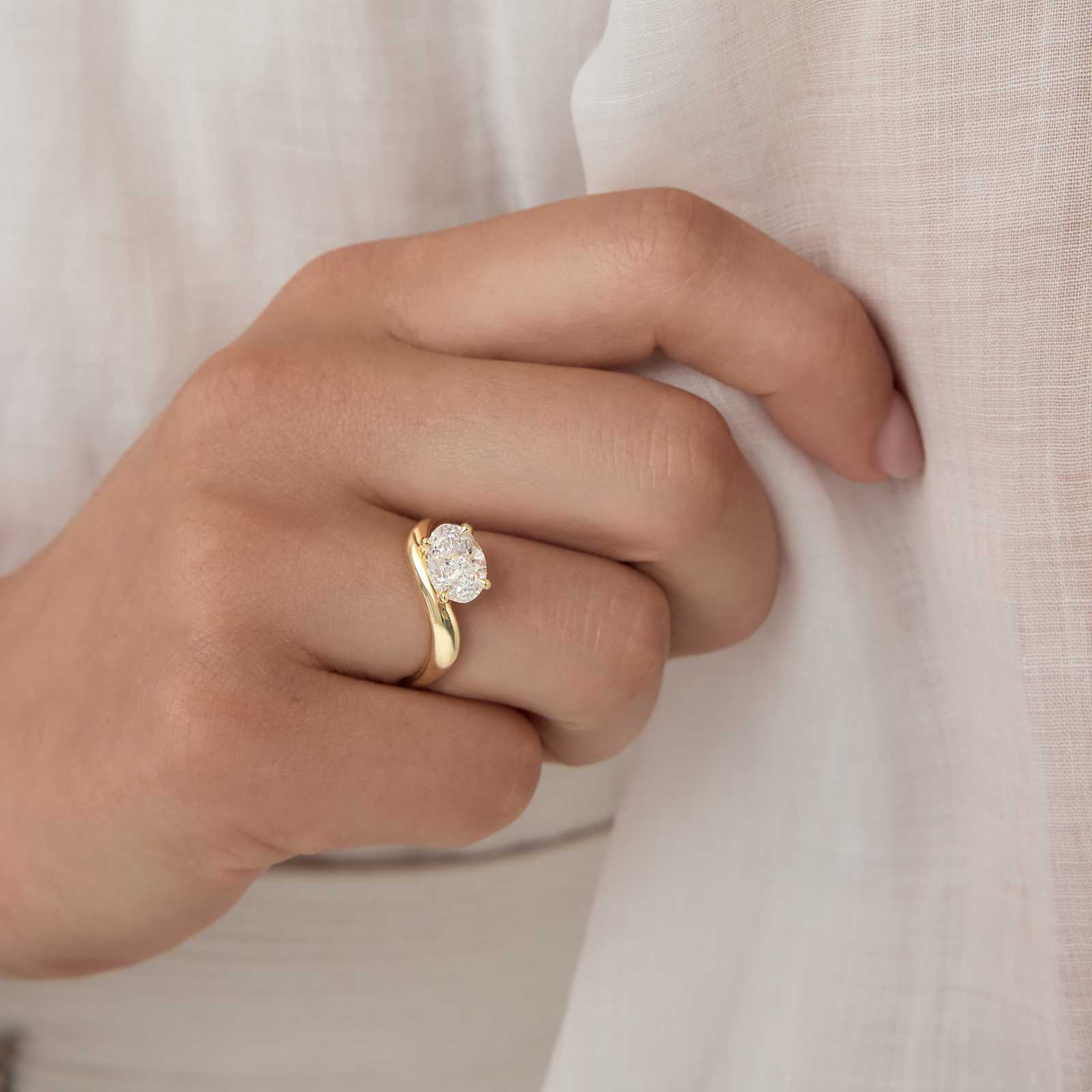 Jackie Oval Ring