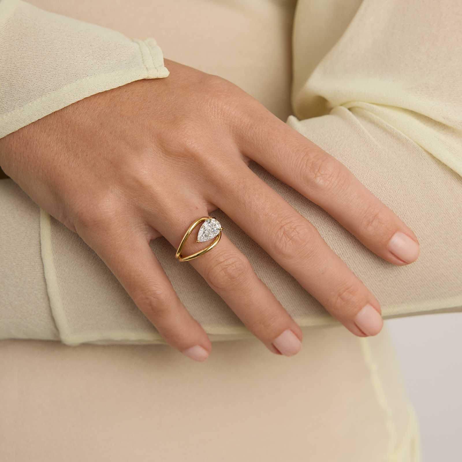 The Ellie Ring HOVER