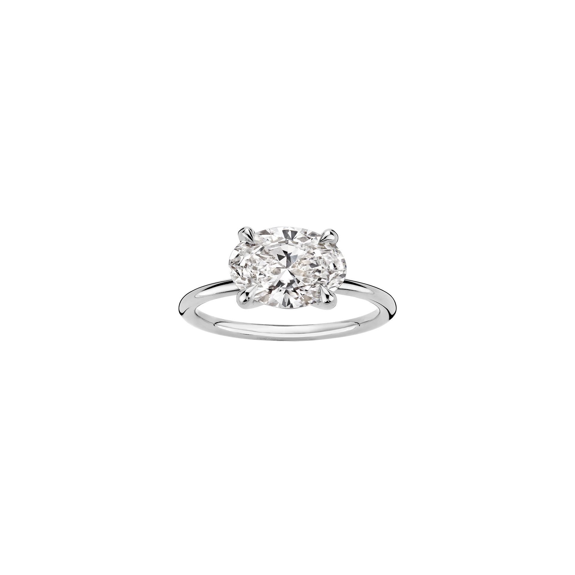 Camilla Oval ring packshot - platinum