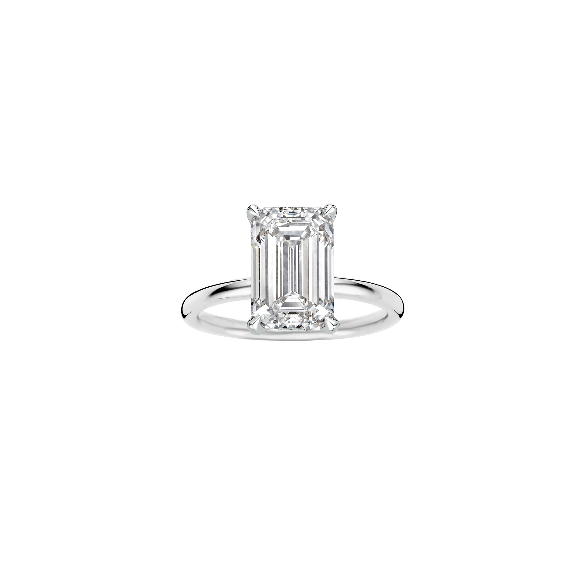 Eva Emerald ring packshot - platinum