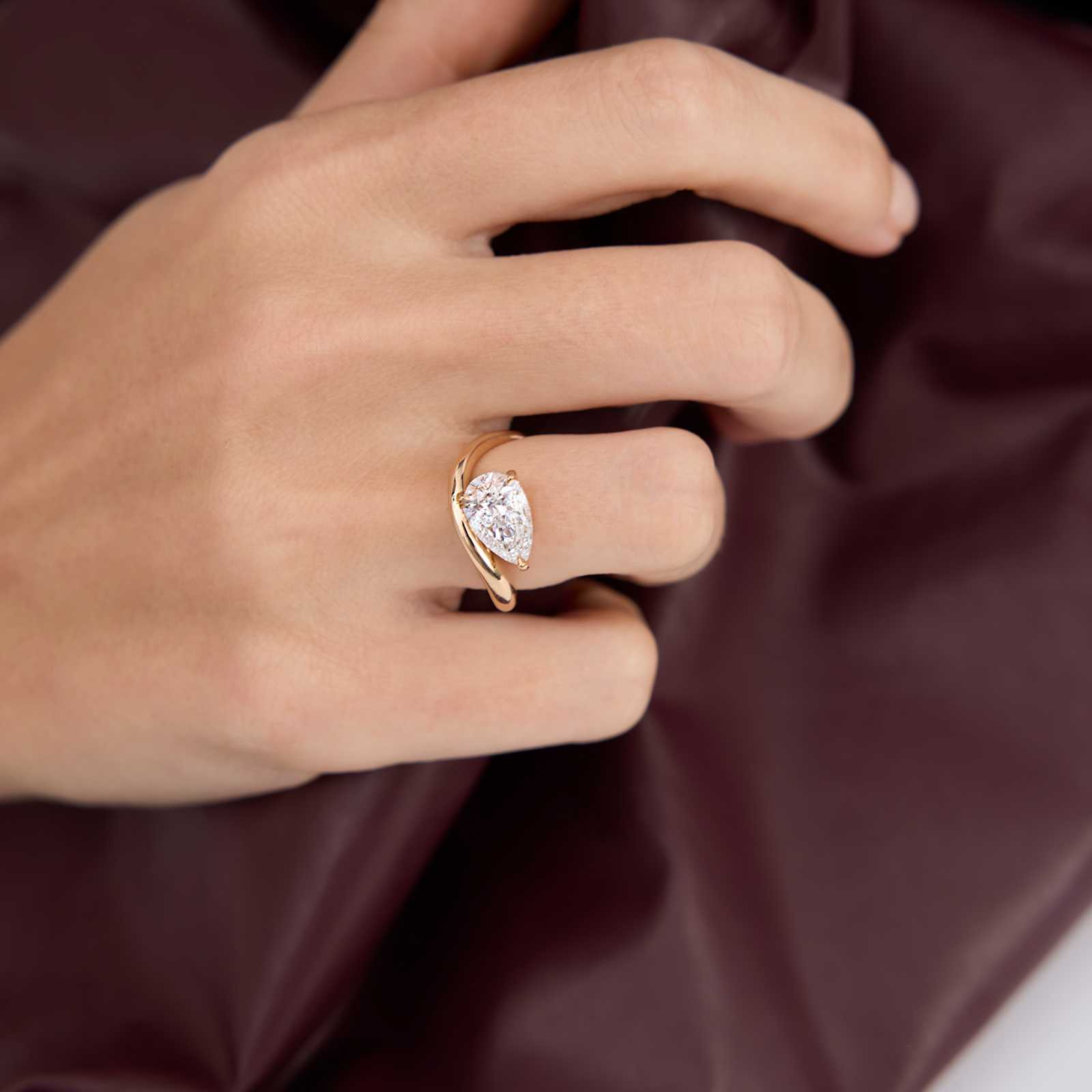 Jackie Thin Pear Ring