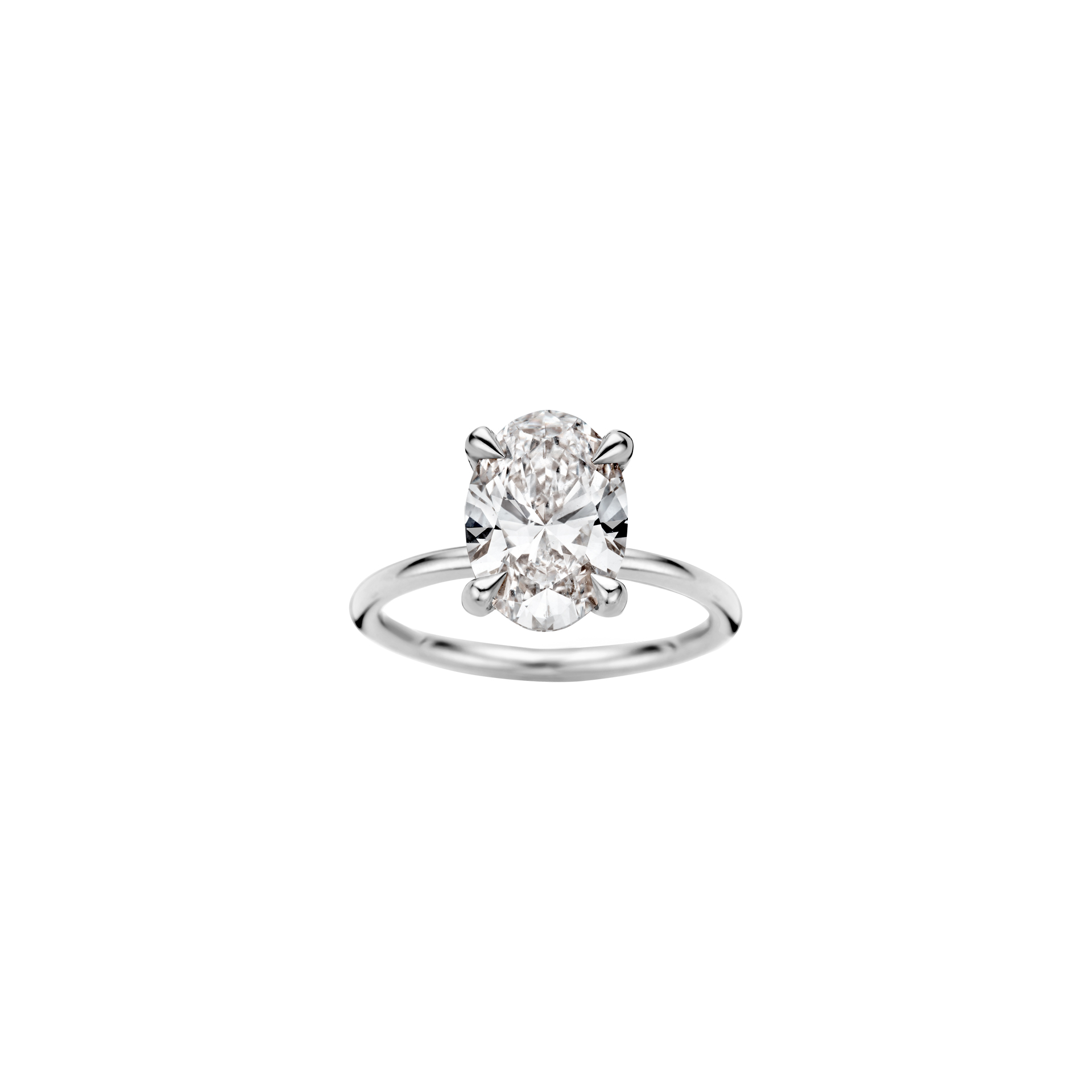 Eva Oval ring packshot - platinum 