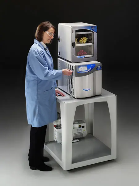 freeze-dryer-with-small-tray-dryer.jpg