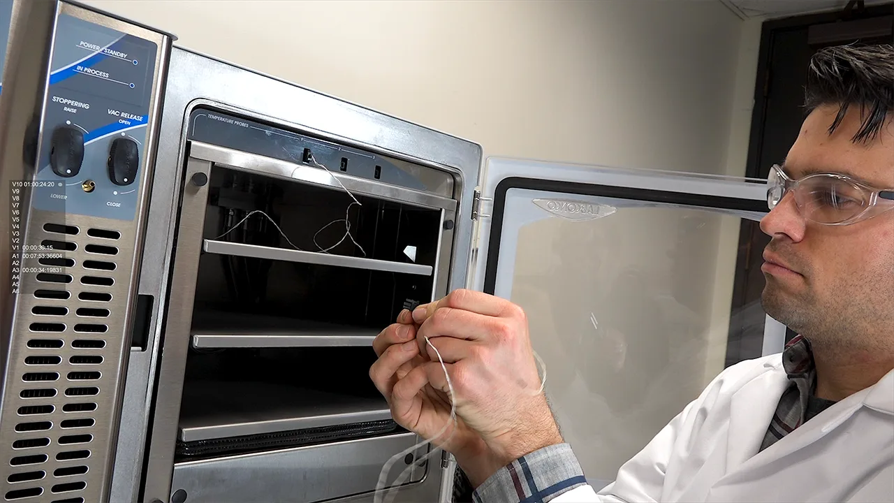 freezone-stoppering-tray-dryer-still.png