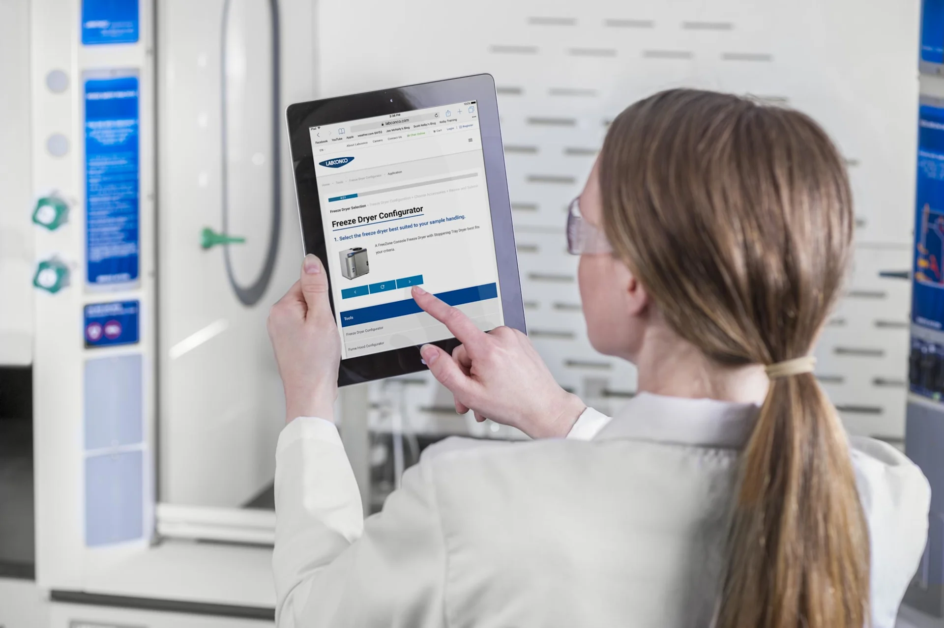 A customer using the Freeze Dryer Configurator on the Labconco website.