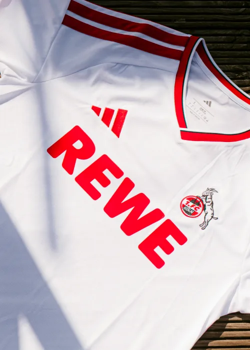 Adidas: Heimtrikot 2026/27 (WE:FC Fotos)
