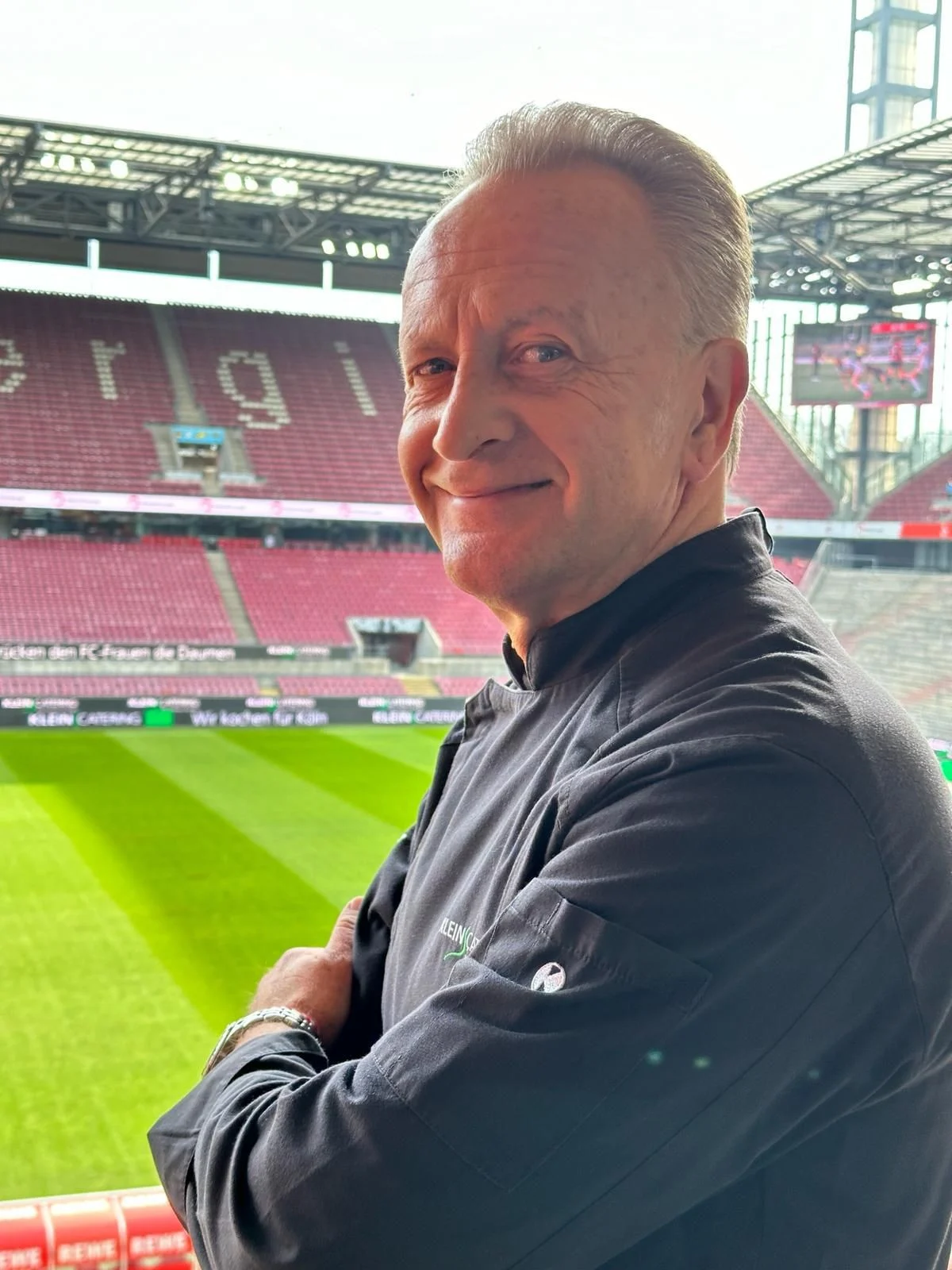 Willi Klein im Stadion.jpg