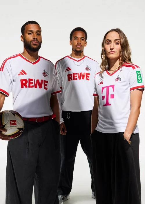 Story Slider: Adidas Heimtrikot 2026/27 Gruppenbild