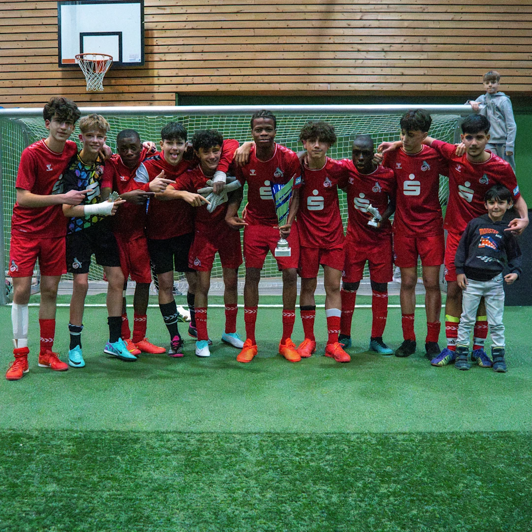 Die U15 feiert den Turniersieg