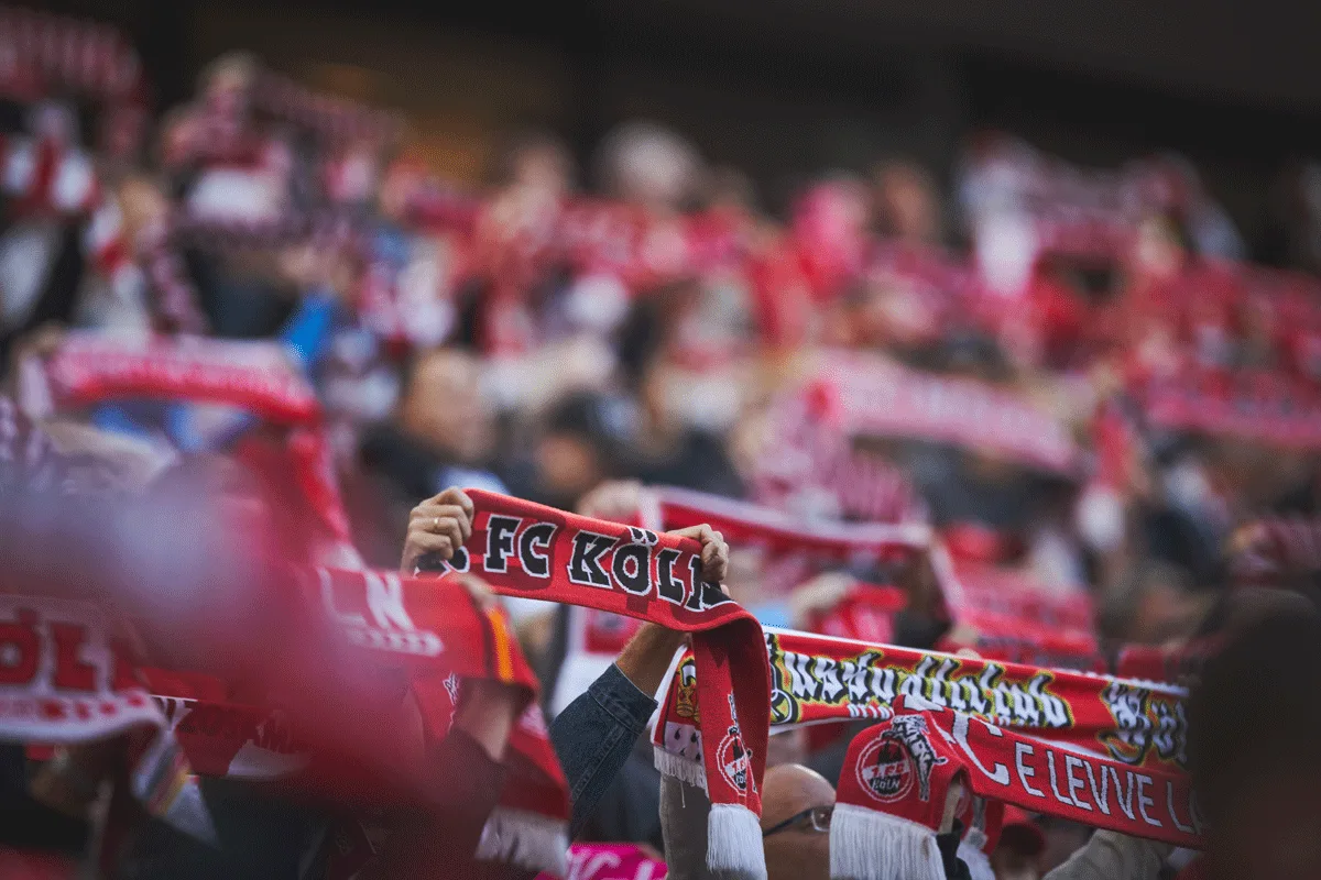 Fans---20180925_tffoto__29A2022-(3).gif