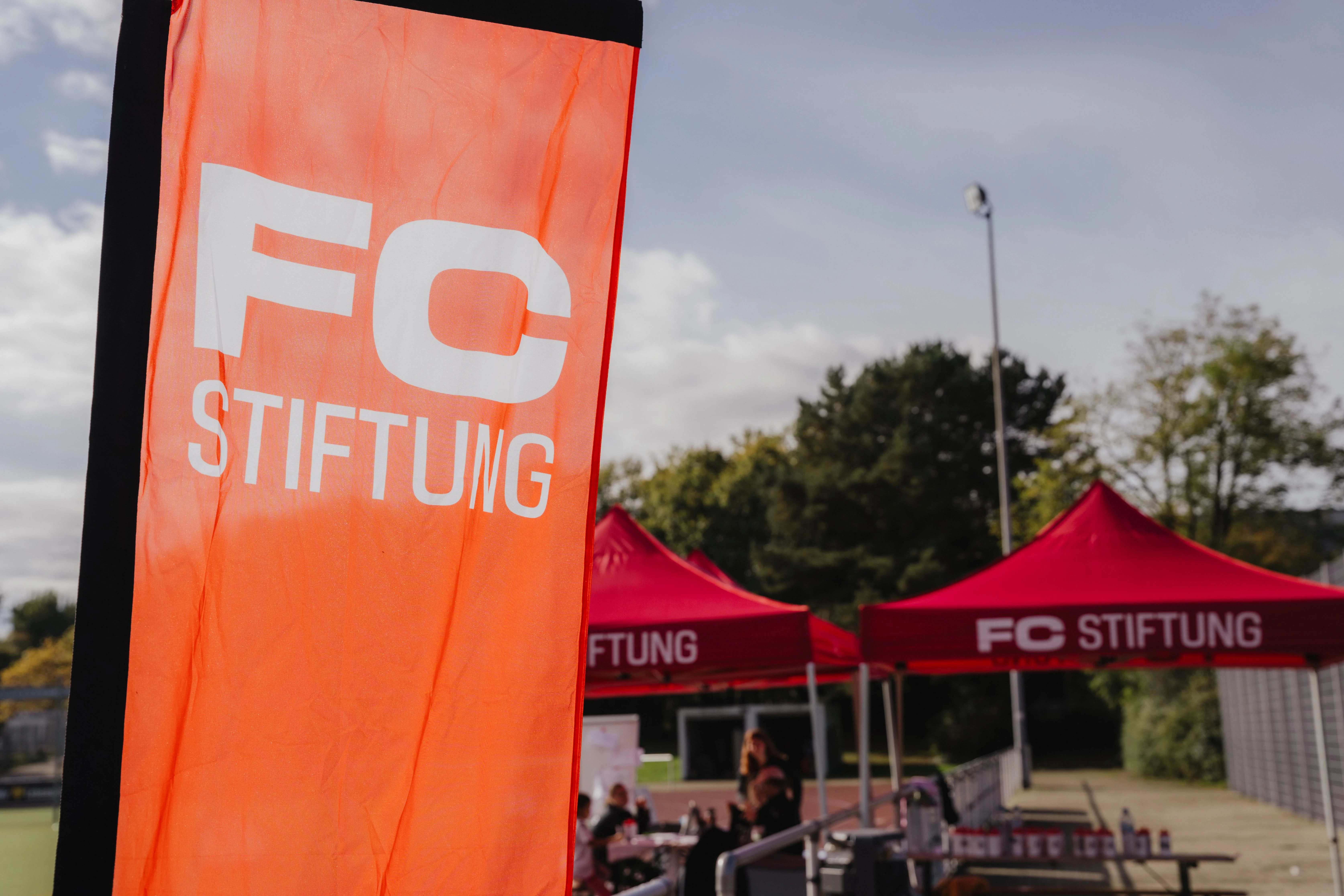 Stiftung Header