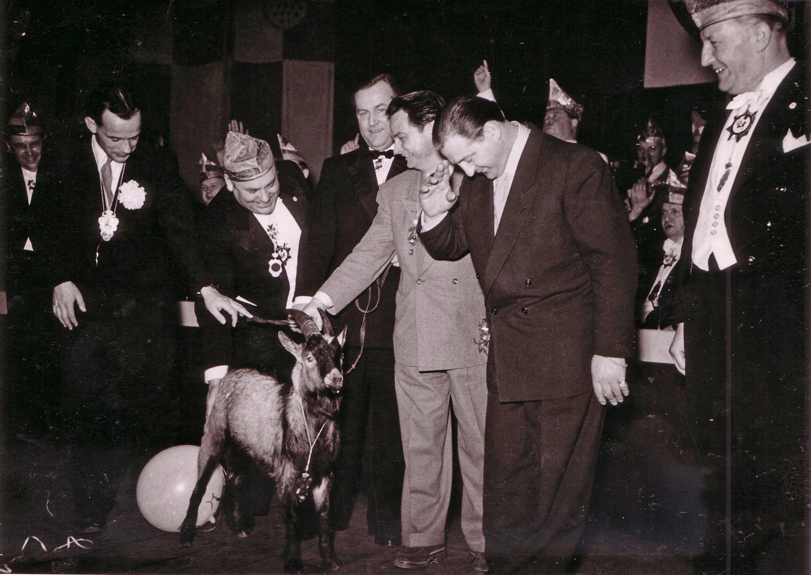 Hennes1_FC-Archiv.jpg