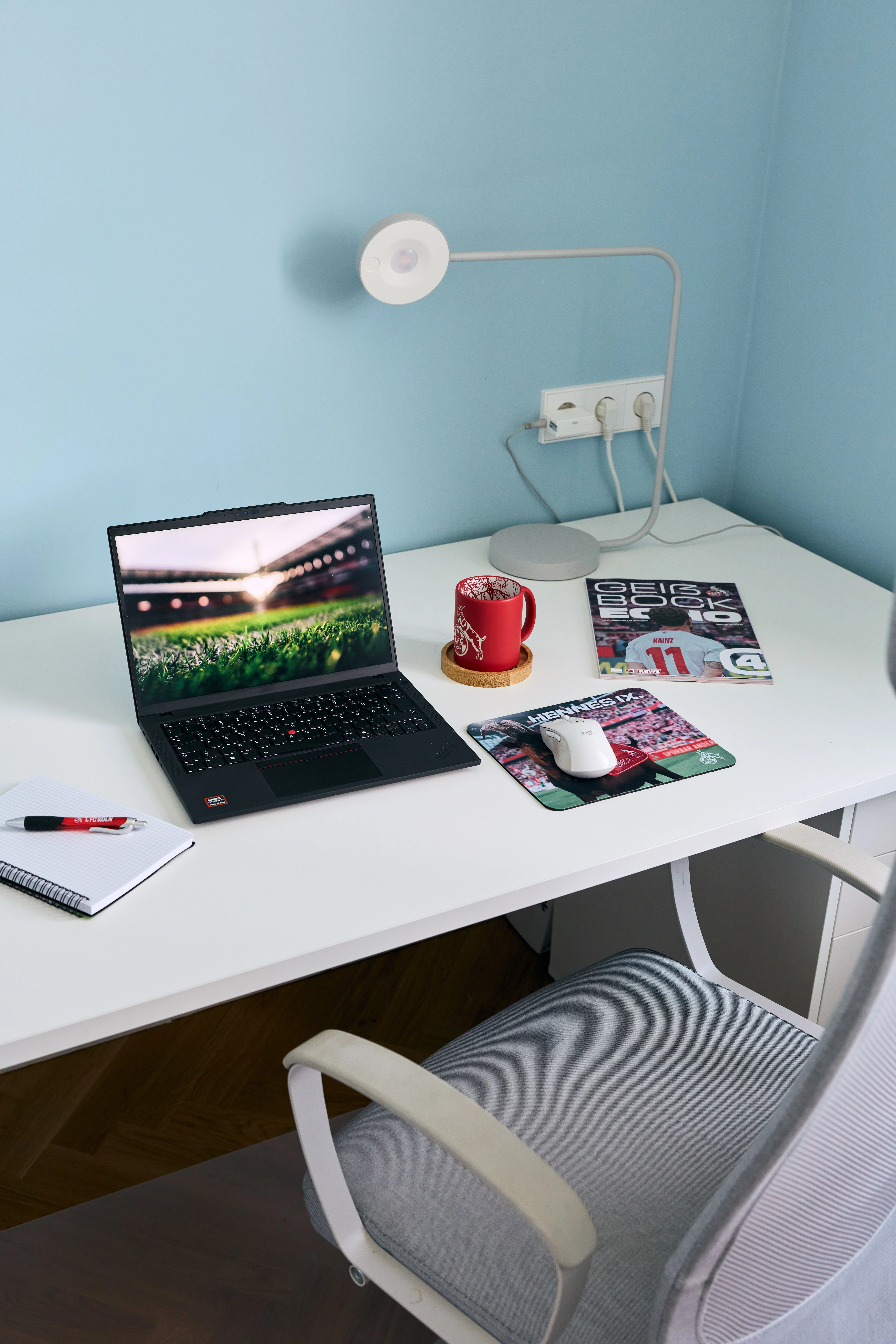 Fanwelt: Zuhause: Büro & Schule