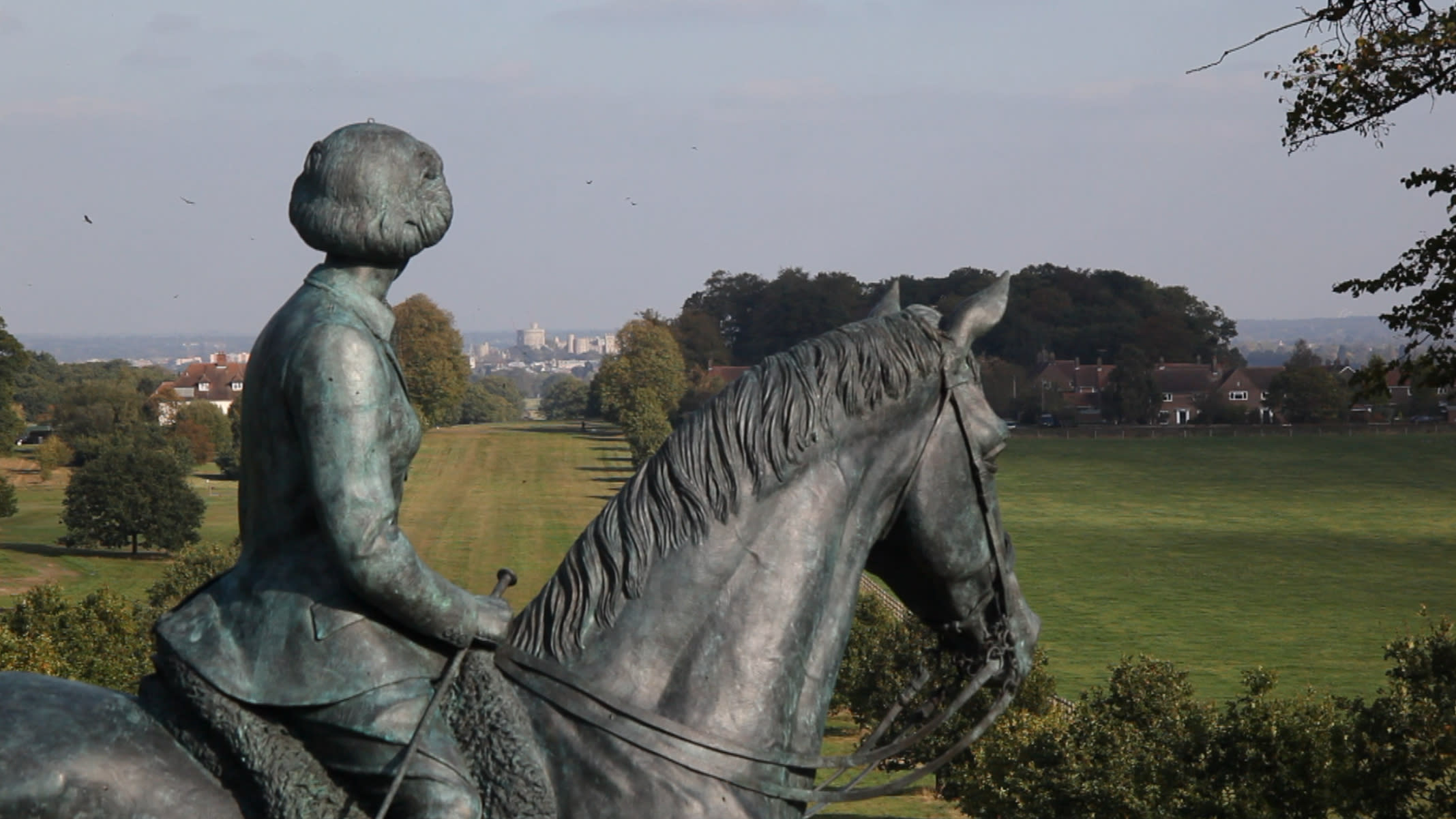 Queen's Jubilee statue at Windsor Great Park