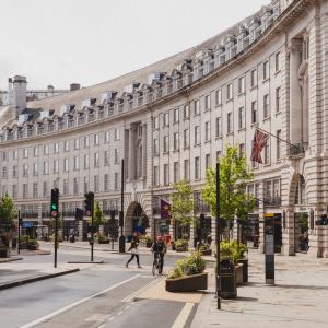 The curved road of Regent Street