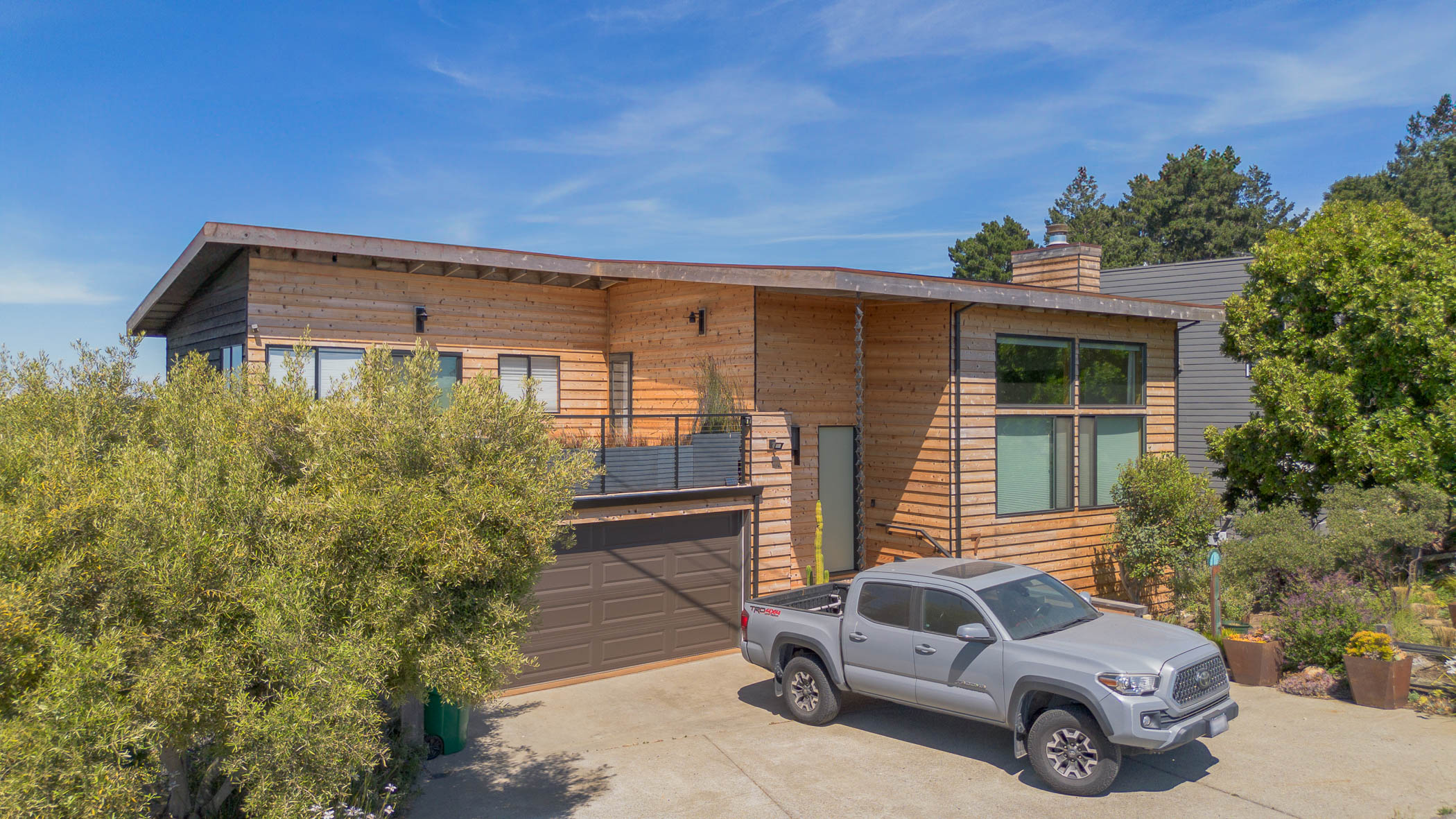 Innovative Siding Upgrade and Deck Railing Enhancement