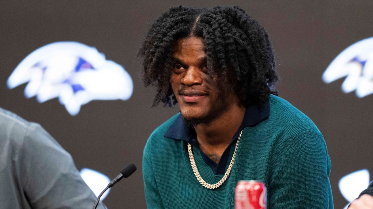 Lamar Jackson not yet at Ravens workouts after signing deal