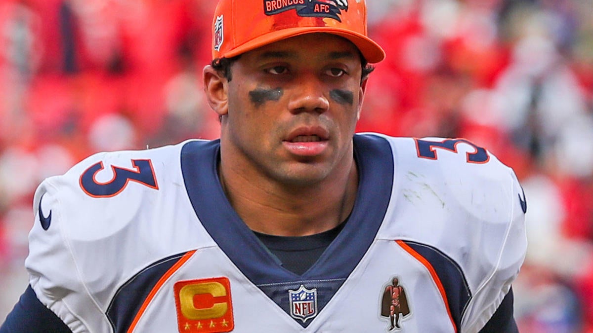 Russell Wilson among first players to arrive for Broncos voluntary offseason workouts, per report