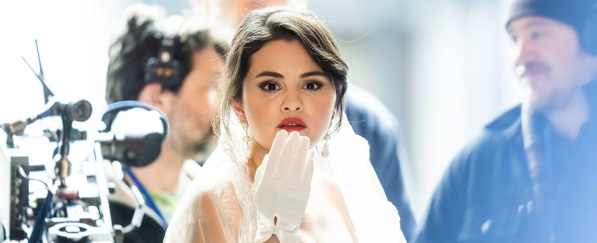 A Fake Photo of Selena Gomez at the 2023 Met Gala Went Viral on Twitter