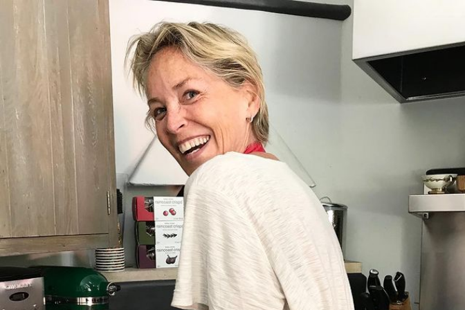 These Celebrities Look Stunning Without Makeup