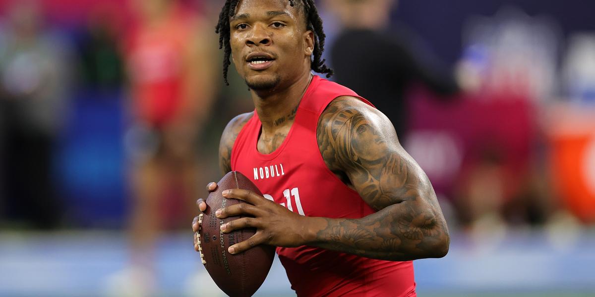 Florida QB Anthony Richardson drills ceiling with throw during Pro Day workouts