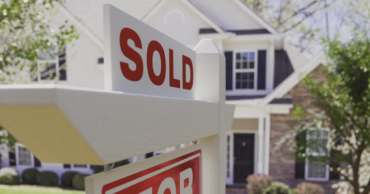 New mortgage fees won't penalize borrowers with good credit scores, federal agency says