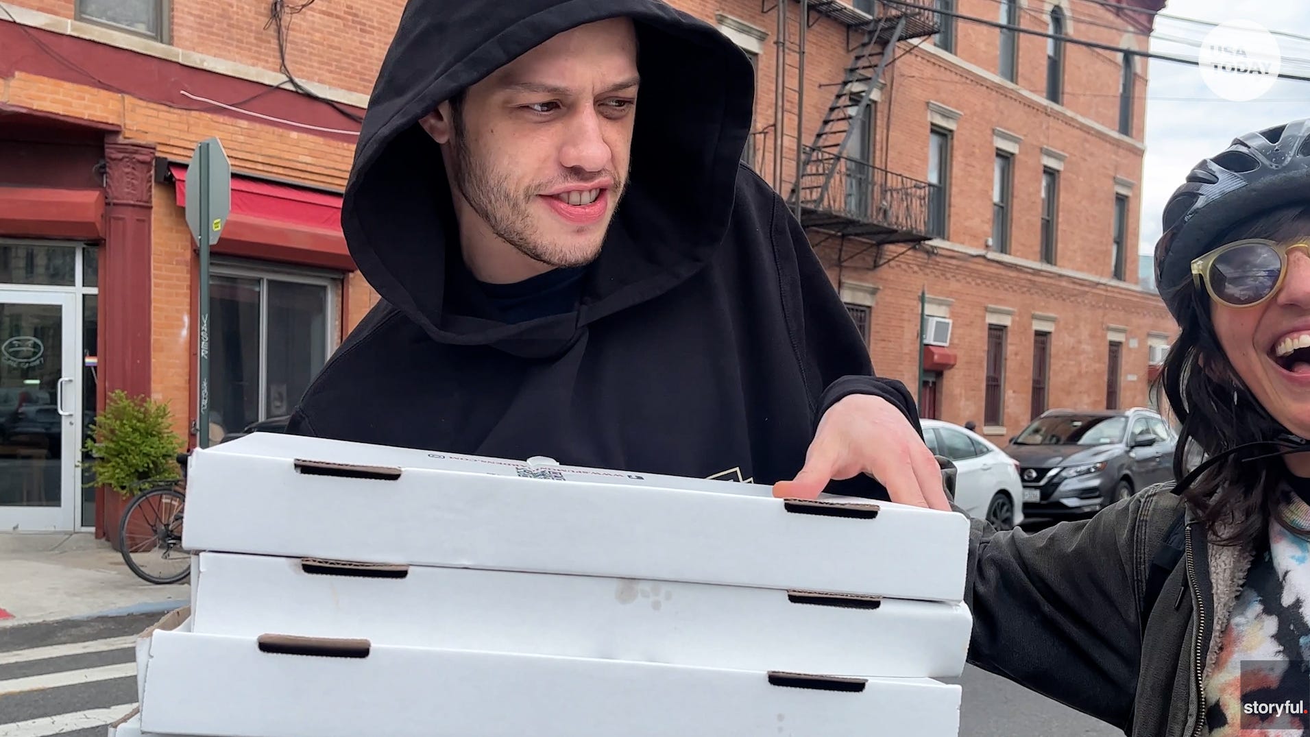 Pete Davidson delivers pizzas to striking Hollywood writers in Brooklyn