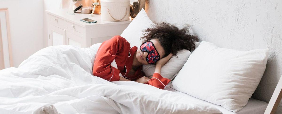 What are the benefits of sleep masks? We asked the experts