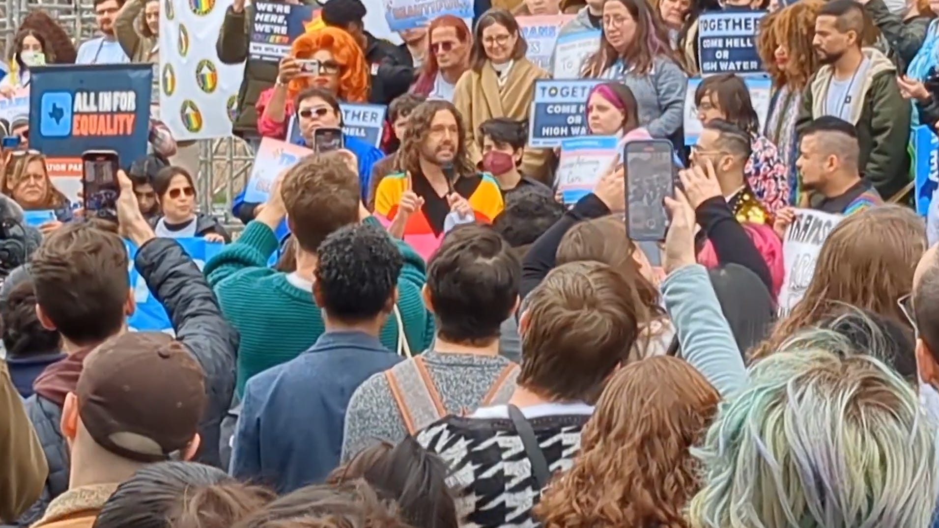 'Queer Eye' star Jonathan Van Ness rallies against anti-LGBTQ bills