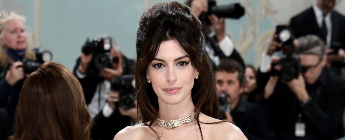 Anne Hathaway Wears Versace Dress With a Major Leg Slit to Met Gala 2023