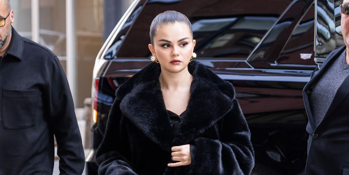 Selena Gomez Wears Glam All-Black Look for Her Rare Beauty Event