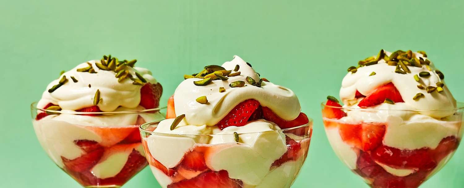 Fresas con Crema Recipe