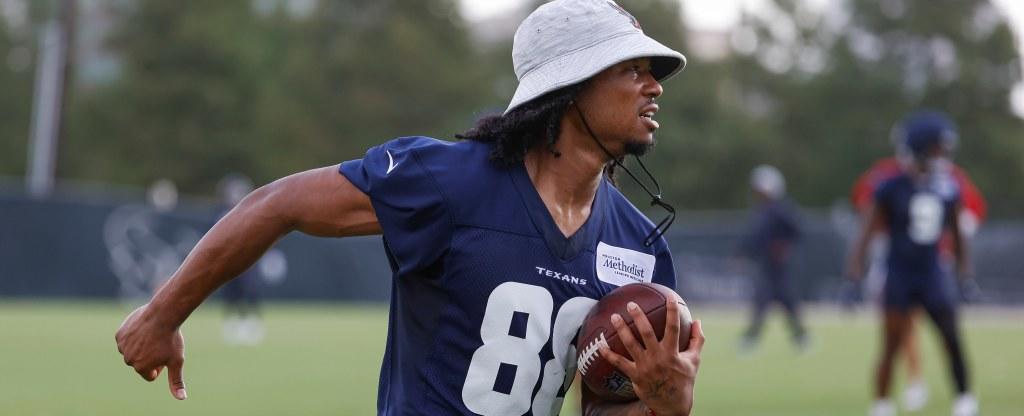 John Metchie participates in Texans voluntary workouts