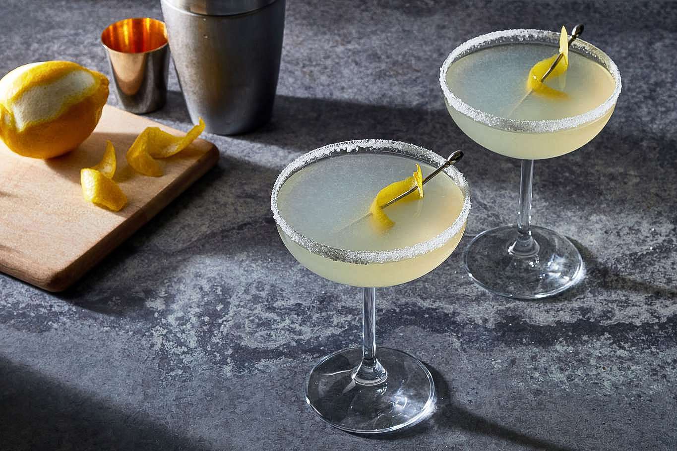 10 Recipes for '90s Martinis, Including the Lemon Drop, Cosmo, and Espresso Martini