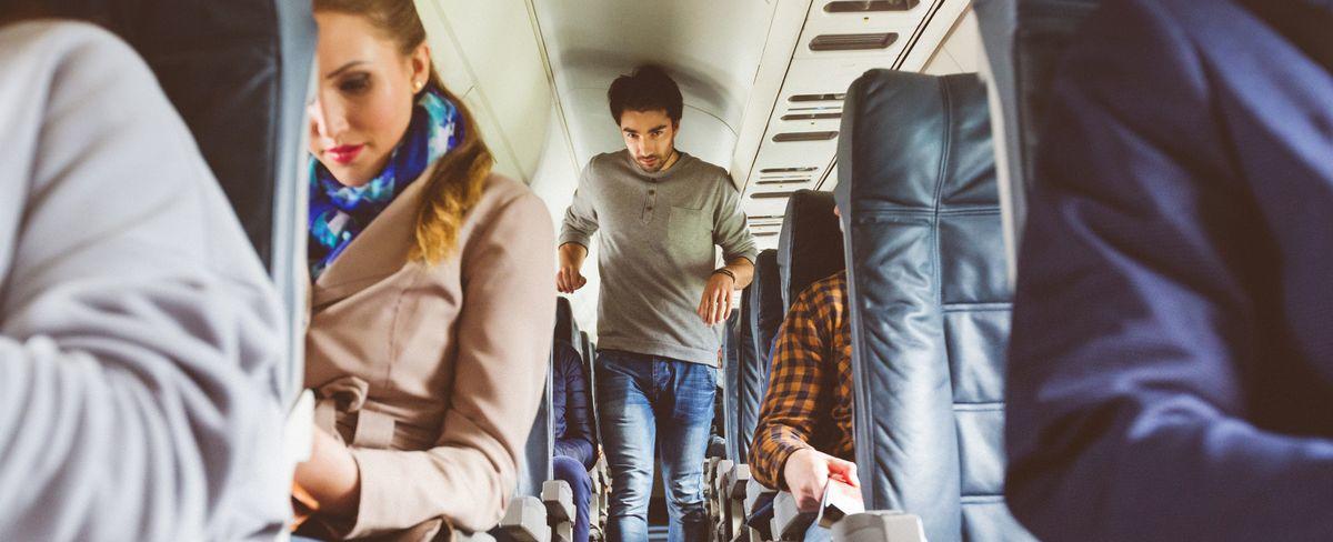 Plane passenger divides opinion with 'unethical life hack' to stop people reclining seat
