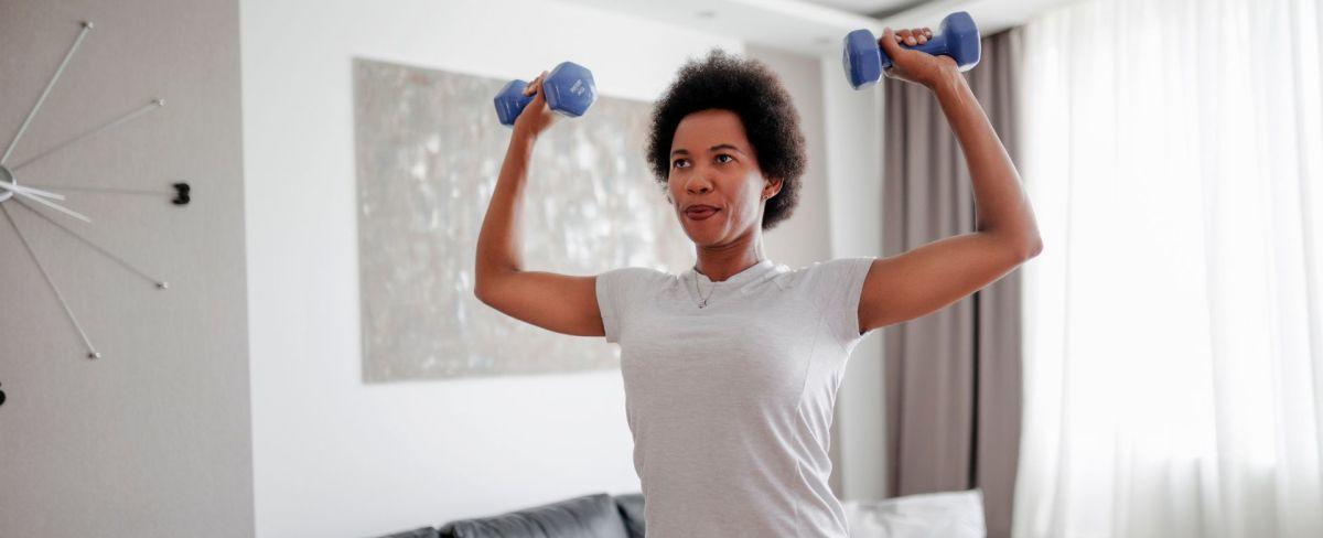 Strengthen your core and build upper body muscle with this 25-minute dumbbell workout