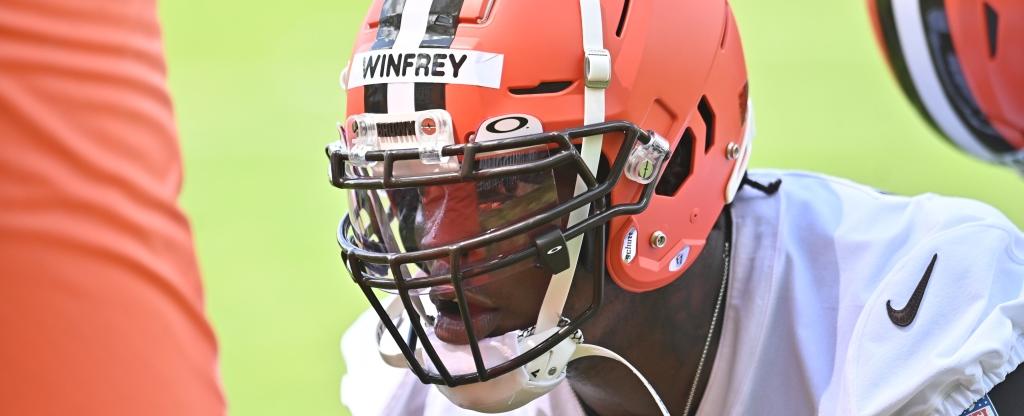 Browns: Perrion Winfrey in attendance at voluntary workouts