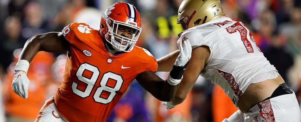 New York Giants attend workouts for Clemson’s Myles Murphy, KJ Henry