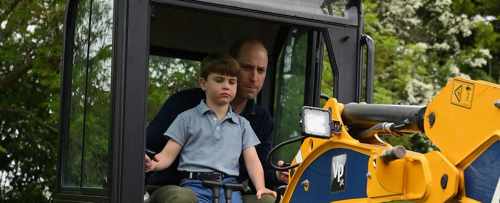 Kate Middleton, William get children involved to volunteer: Photos