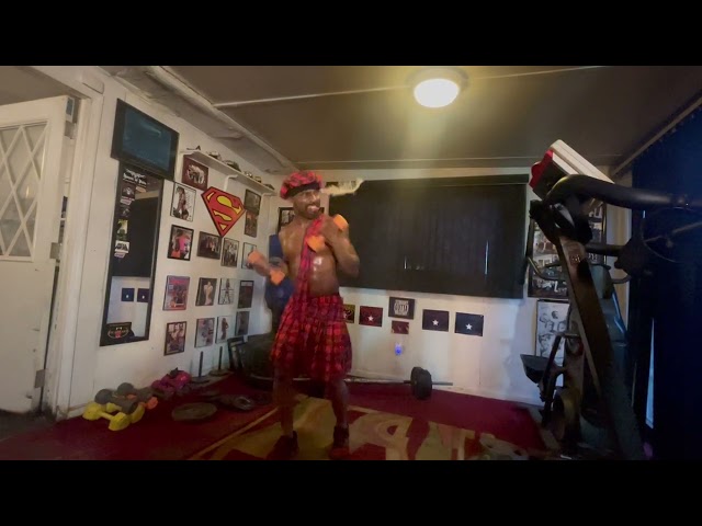 THUNDERSTRUCK!AC/ DC WORKOUTS!